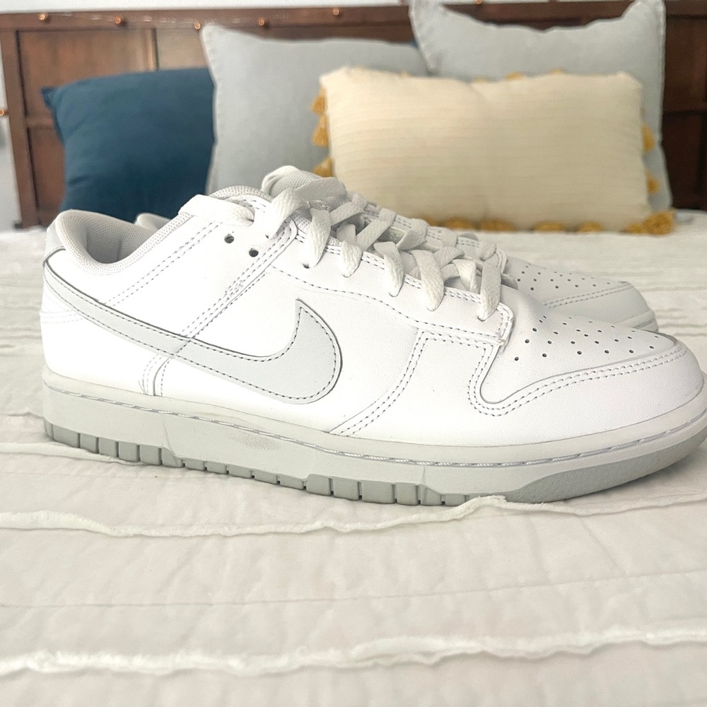 Nike Dunk white/pure platinum men’s size 9 worn once, excellent condition